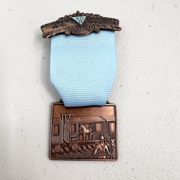 Vintage Copper Medal Ribbon American Legion La Societe des 40 Hommes ET8 Chevaux - Picture 3 of 5